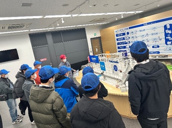 選別工程の説明風景