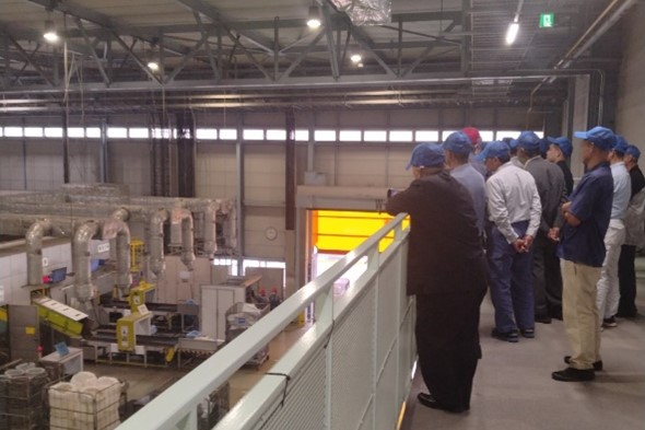 プラント内の見学風景